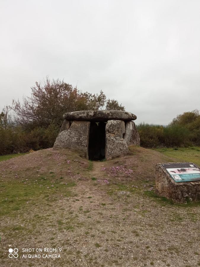 Affittacamere Casa MiraXurés con vistas a la Sierra del Xurés Ourense Esterno foto